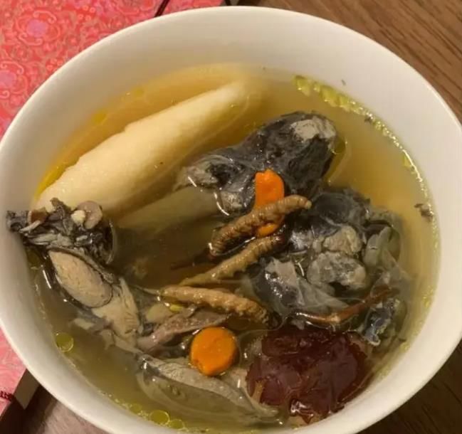 冬蟲夏草和哪些食材可以一起煲湯？