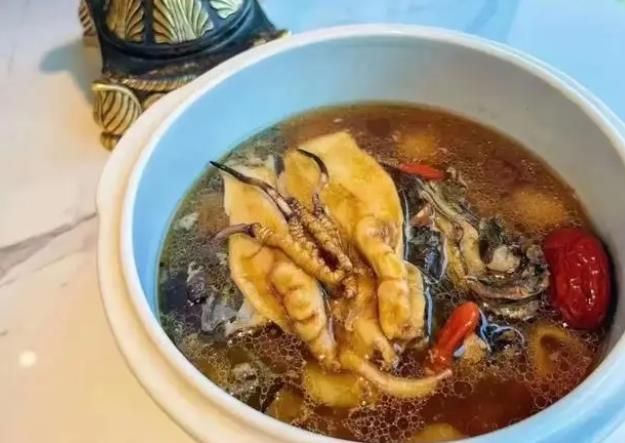 冬蟲夏草和哪些食材可以一起煲湯？